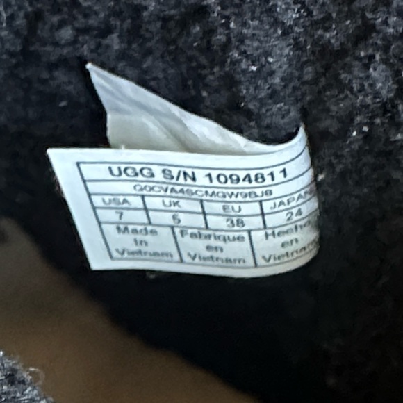 UGG mika black faux Shearling cuff Boots winter boots size 7 - Picture 9 of 9